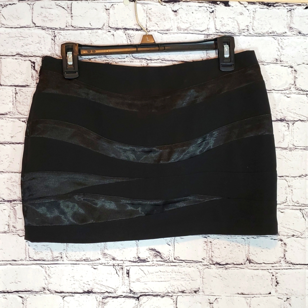 Guess Black Micro Mini Skirt Size 27 NWT - Picture 2 of 8
